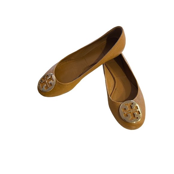 Tory Burch Shoes - Tory Burch Reva Tan Sand Leather Gold Logo Ballet Flats Shoes Womens Size 9.5